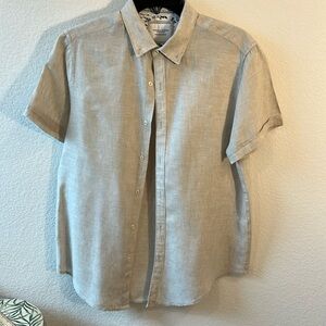 DENIM AND FLOWER RICKY SINGH Men’s Short sleeve tan linen button down. Medium